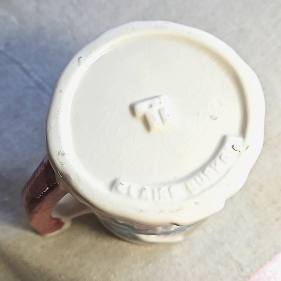 CLAIRE BURKE Christmas House Embossed-relief Ceramic Mug (V) - Picture 6 of 9